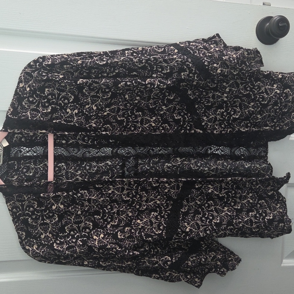 Black and Cream Floral Kimono Cardigan
